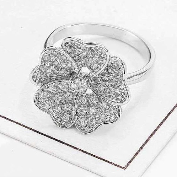 White Hibiscus Flower Ring - Picture 4 of 5